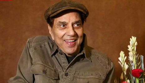 நடிகர் தர்மேந்திரா மருத்துவமனையில் இருந்து வீடு திரும்பினார்