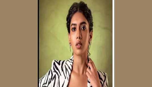 நடிகை துஷாரா விஜயன் மலையாள படத்தில் அறிமுகம்