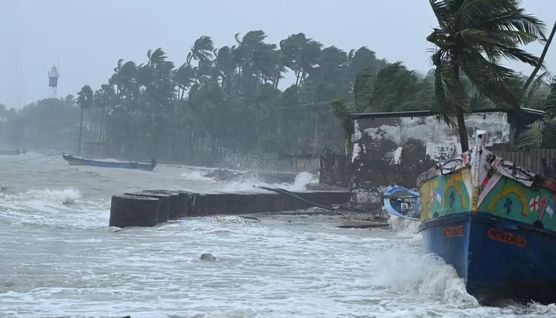 சென்னைக்கு 350 கி.மீ தொலைவில் 