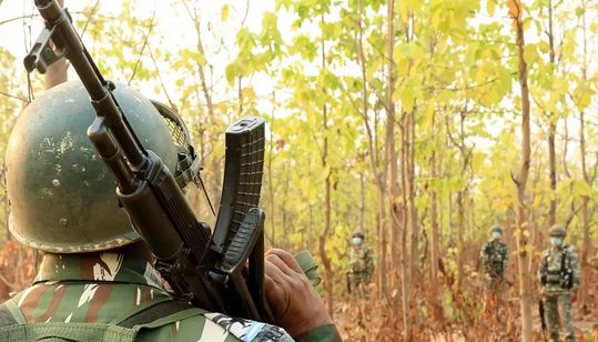 சத்தீஸ்கரில் 3 மாவோயிஸ்டுகள் பாதுகாப்பு படையினரால் சுட்டுக் கொலை