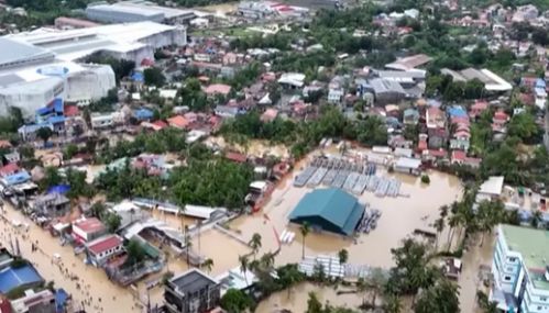 பிலிப்பைன்ஸ் நாட்டை மிரட்டும் `பங்வோங்' புயல் - 14 லட்சம் பேர் வெளியேற்றம்