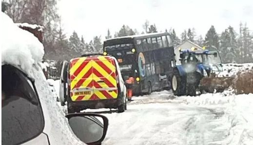 ஸ்காட்லாந்தில் கடும் பனிப்பொழிவால் 100 பள்ளிகள் மூடல்
