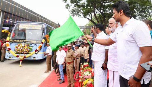 அம்பத்தூர் தொழிற்பேட்டை பேருந்து நிலையத்தை திறந்து வைத்தார் உதயநிதி ஸ்டாலின்