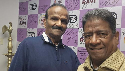 கனடா- ஸ்காபுறோ நகரில உள்ள'யுகம் வானொலி' கலையகத்தில் சந்தித்துக் கொண்ட ஊடகவியலாளர்கள் இருவர்