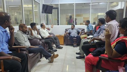 யாழ்ப்பாண மாவட்ட பாராளுமன்ற உறுப்பினர் ரஜீவனுக்கும் வடமராட்சி வடக்கு பிரதேச செயலருக்குமிடையில் சந்திப்பு!