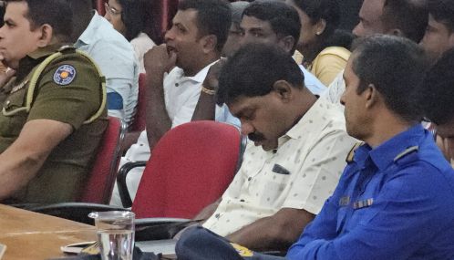 யாழ்ப்பாணம் காரைநகர் பிரதேச அபிவிருத்தி ஒருங்கிணைப்பு குழு கூட்டத்தில் ஆழ்ந்த உறக்கத்தில் மூழ்கிய   மதுவரி திணைக்களத்தின் உத்தியோகத்தர்  !