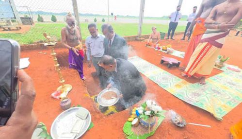 யாழ்ப்பாண  விமான நிலையத்துக்கான பயணிகள் முனைய கட்டடம் அமைப்பதற்கான  அடிக்கல் நாட்டல்!
