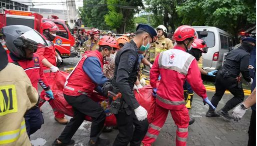 இந்தோனேஷியா: அலுவலக கட்டிடத்தில் தீ விபத்து - 20 பேர் மரணம்