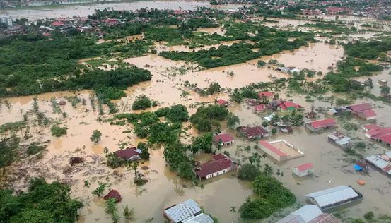 இந்தோனேசியாவில் சென்யார் புயலால் உயிரிழந்தோர் எண்ணிக்கை 900-ஐ கடந்தது