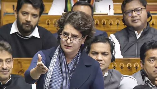 மகாத்மா காந்தியின் பெயரில் உள்ள திட்டத்தை மாற்றுவது குறித்து மத்திய அரசுக்கு பிரியங்கா கேள்வி