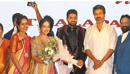 தயாரிப்பாளர் டி.சிவா இல்ல திருமண வரவேற்பு- விஜய் நேரில் வாழ்த்து