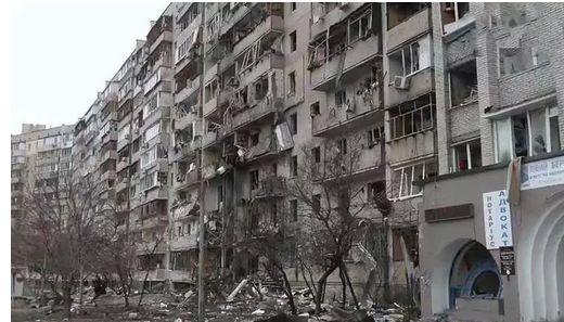 உக்ரைன் மீது ரஷியா வான்வழி தாக்குதல் - 8 பேர் படுகாயம்