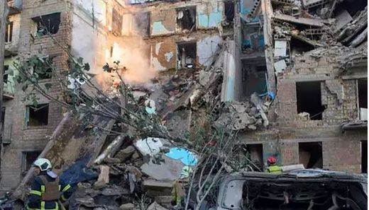 உக்ரைன் மீது ரஷியா ஏவுகணை தாக்குதல் - 8 பேர் காயம்