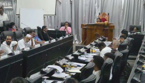 ஊழியர்களின் அசமந்தம் யாழ். மாநகரைப் பாதிக்கும் நடைமுறைகளை இறுக்குங்கள் - மயூரன் சுட்டிக்காட்டு!