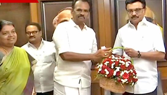 முதலமைச்சர் மு.க.ஸ்டாலின் முன்னிலையில் தி.மு.க.வில் இணைந்தார் மாணிக்கராஜா