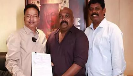 “மாயபிம்பம்” படத்தை பாராட்டி, இயக்குநருக்கு வாய்ப்பு வழங்கிய பிரபல தயாரிப்பாளர்