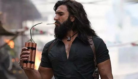 ரன்வீர் சிங் நடித்த 'துரந்தர்' படம் ரூ. 1296 கோடி வசூல்