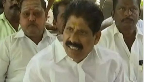 த.வெ.க.வில் இணைந்தார் முன்னாள் அமைச்சர் கு.ப.கிருஷ்ணன்