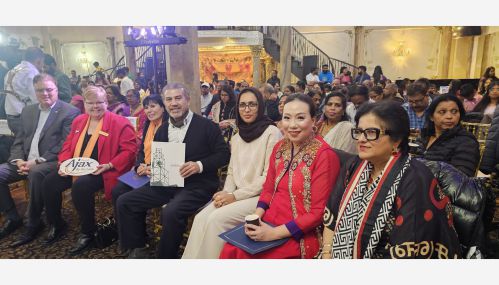 ரொறன்ரோ மாநகரில் 17ம் ஆண்டு தமிழ் மரபுத் திங்கள் ஆரம்ப விழாவை  சிறப்பாக ஏற்பாடு செய்திருந்த மாநகரசபை உறுப்பினர் நீதன் சண்முகராஜா !