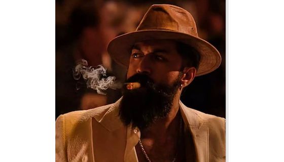 யாஷ்-ன் கதாபாத்திர பெயர் பதாகை நாளை வெளியாகும் - டாக்சிக் படக்குழு அறிவிப்பு