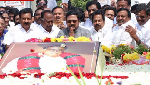 தி.மு.க.வை வீழ்த்தும் வேலையை விஜய் செய்ய வேண்டும் - டி.டி.வி.தினகரன்