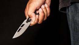 யாழ்ப்பாணத்தில் மீட்டர் வட்டிக்கு பணத்தை வாங்கியவரின் முச்சக்கர வண்டி கத்தி முனையில் பறிப்பு