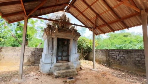 இராணுவத்தால் சுற்றி வளைக்கப்பட்டுள்ள  மிகத் தொன்மை மிக்க யாழ்ப்பாணம், வலிகாமம் வடக்கு  ஸ்ரீ இராஜ இராஜேஸ்வரி அம்மன் ஆலயத்தை விடுவிக்க, வடக்கிலிருந்து கோரிக்கை