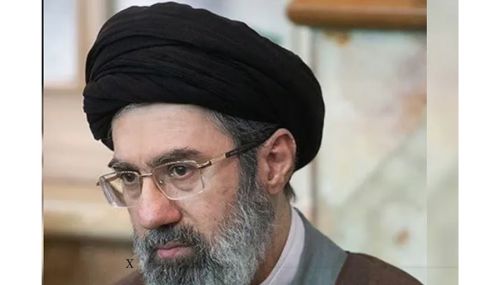 ஈரானின் புதிய உச்ச தலைவராக மொஜ்தபா காமேனி தேர்வு