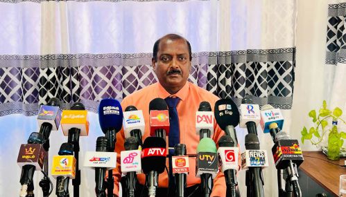 இலங்கை மக்களுக்கு சீரான முறையில் எரி பொருளை பெற்றுக் கொடுக்க  அரசு நடவடிக்கைகளை மேற்கொண்ட போதும் எதிர்கட்சியினர் சிறுபிள்ளைத்தனமாக நடக்கின்றனர். என்கிறார் எம்.ஜெகதீஸ்வரன் எம்.பி