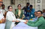 பவானிபூர் தொகுதியில் வேட்பு மனுதாக்கல் செய்தார் மம்தா பானர்ஜி