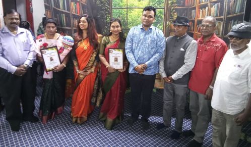 மலேசியாவில் இனிய நந்தவனம் நடத்திய இலக்கியமாலை விழாவில் சஞ்சிகையின் 29 ஆம் ஆண்டு சிறப்பு மலர் அறிமுகம் செய்யப்பெற்றது,