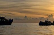 அந்தமான் கடலில் படகு கவிழ்ந்து 250 பேர் மாயம்