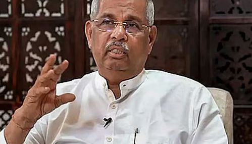 மாவீரர் தீரன் சின்னமலையை போற்றுவோம் - தமிழக ஆளுனர்