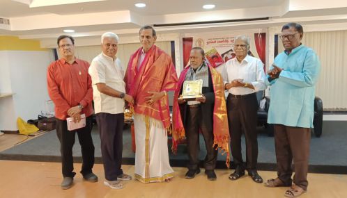 சென்னையில் அண்ணா நூற்றாண்டு நூலக மண்டபத்தில் 
