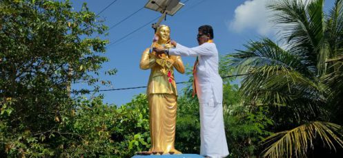 மட்டக்களப்பில் தந்தை செல்வாவின் 128 வது ஜனன தினம் தந்தை செல்வா பூங்காவில் சுடர் ஏற்றி அனுஸ்டிக்கப்பட்டது!