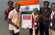 'பார்வை  தடையல்ல' என்ற விழிப்புணர்வை ஏற்படுத்த தலைமன்னாரிலிருந்து தனுஷ்கோடி வரையிலான பாக் நீரிணையை 11 மணி நேரம் 15 நிமிடங்களில் நீந்தி கடந்த மாற்றுத்திறனாளி 17 வயது ஈஸ்வரி .