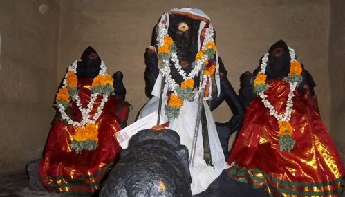எங்கள் குலதெய்வம்  (இன்னிசை வெண்பா)