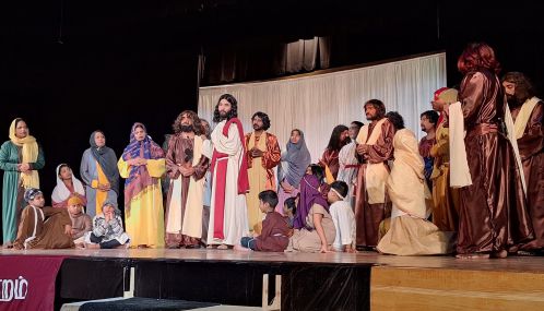 கனடா- திருமறைக் கலா மன்றத்தின் படைப்பான'அன்பில் மலர்ந்த அமரகாவியம்' இயேசு பிரானின் 40 நாள் தவக்காலத்தை தத்ரூபமாக காட்டியது