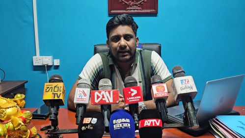 'அரசியல் கோமாளி; எம்.பி அருச்சுனாத் தம்பியிடம் உள்ளது சட்டவிரோத துப்பாக்கியே என்பதை   வெளிப்படுத்தும் சட்டத்தரணி உமாகரன் இராசையா!