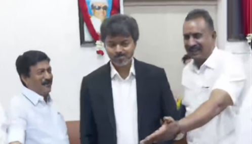 அதிமுக எம்எல்ஏ சி.வி.சண்முகம் அலுவலகம் சென்ற முதல் - அமைச்சர் விஜய்