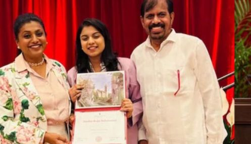 அமெரிக்க பல்கலைக்கழகத்தில் விருது பெற்ற நடிகை ரோஜா மகள்