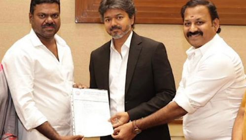 முதல்வர் விஜய்யை சந்தித்து பட தயாரிப்பாளர் தமிழ்க்குமரன் கோரிக்கை மனு