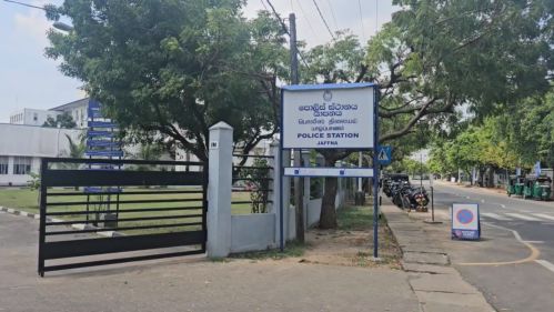 யாழ்ப்பாணம் பொலிஸ் நிலையத்திற்கு விசாரணைக்கான அழைப்பில்  சென்ற நாவாந்துறையைச் சேர்ந்த நபர் அங்கேயே உயிரிழப்பு!