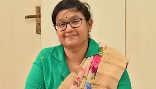 தமிழகத்தில் வெற்றி பெற்ற வேட்பாளர்களின் பட்டியல் - ஆளுனரிடம் வழங்கிய தலைமை தேர்தல் அதிகாரி
