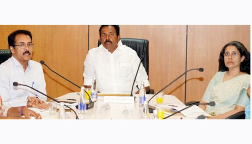 தமிழ்நாட்டை சிறந்த சுற்றுலா வசதிகள் கொண்ட மாநிலமாக உருவாக்க வேண்டுமென அமைச்சர் ராஜேஷ் குமார் அறிவுறுத்தினார்