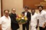 வடக்கில் ஊழல் நிறைந்த அதிகாரிகளால் முறையற்ற ஆசிரிய இடமாற்றம்  இடம்பெறுவதை ஆட்சேபித்து ஆளுநர் அலுவலகம் முன் கொட்டும் மழையில் ஆசிரியர்கள் போராட்டம்!