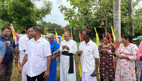 இலங்கை தமிழரசுக் கட்சியின் மன்னார் கிளையின்  ஏற்பாட்டில்   நானாட்டானில் முள்ளிவாய்க்கால் நினைவேந்தல் கஞ்சி வழங்கல்!