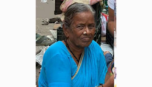 மூதாட்டியிடம் டம்மி 500 ரூபாய் நோட்டை கொடுத்து மாம்பழம் வாங்கிய பெண் கைது