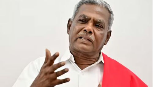திமுகவும் அதிமுகவும் இணைந்து ஒரே கட்சியாகச் செயல்பட்டால் கூட ஆச்சரியப்படுவதற்கு ஒன்றுமில்லையென சண்முகம் கூறியுள்ளார்