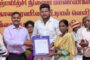 கனடாவில் படிமுறைத்தமிழ் விழாவில் வீரகேசரி முன்னாள் பொறுப்பாசிரியர் வடிவேல் தேவராஜ் அவர்களுக்கு 'ஊடகப்பேரொளி' பட்டம் வழங்கப்பெற்றது
